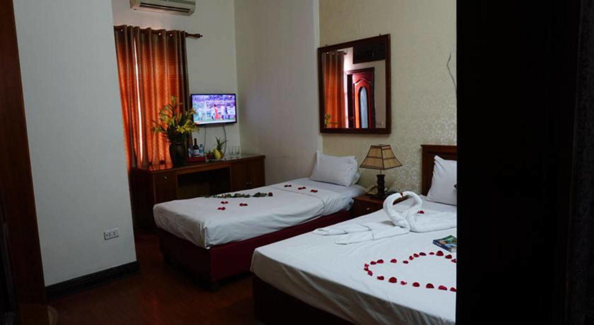 Hanoi Golden Moon Guest House & Travel エクステリア 写真